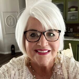 Meet your Posher, Sharon